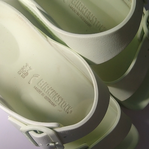 Birkenstock size 37 light green slide sandals - Picture 3 of 7